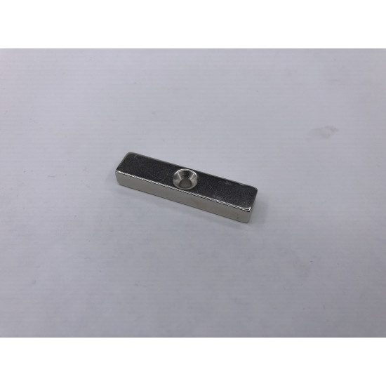 Neodímium hasáb mágnes, 53mm x 12mm x 8mm, N48, süllyesztett - kifutó termék Neodímium hasáb mágnes, 53mm x 12mm x 8mm, N48, süllyesztett - kifutó termék