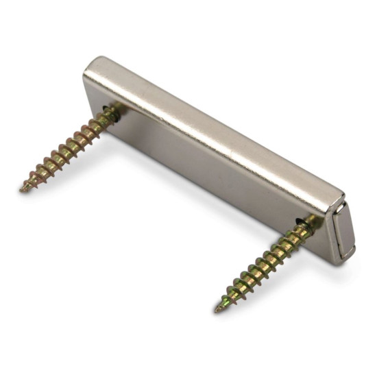 Csavarozható mágnes Neodímium mágnes acél házban,  65 mm x 13 mm x 5 mm, süllyesztett furattal